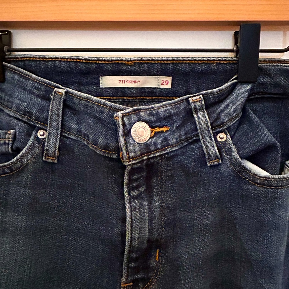 711 Levi Skinny - Picture 3 of 5